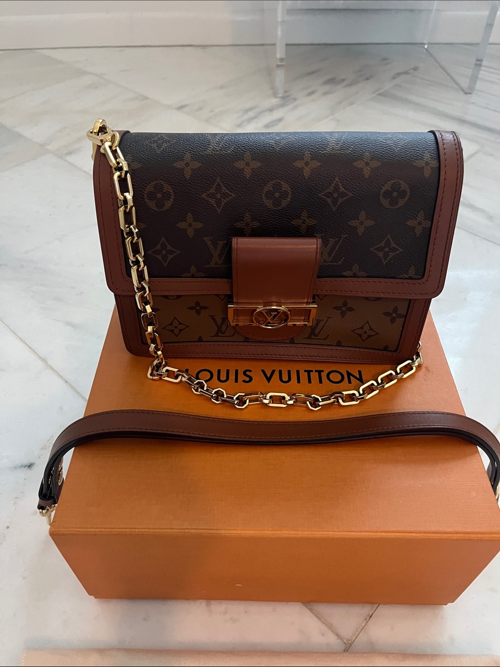 Louis Vuitton, Monogram Canvas Shoulder Bag with Brown Trim and Gold Hardware - Picture 3 of 15